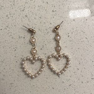 Heart pearl earrings